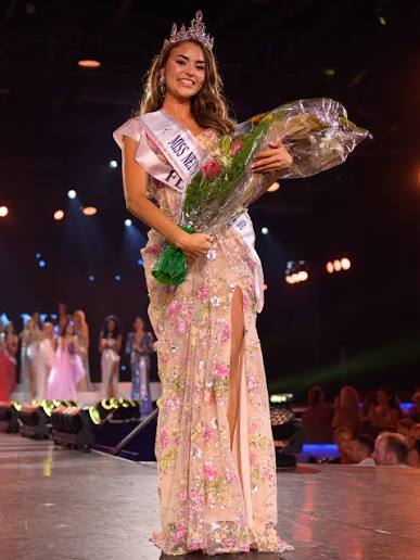 https://www.instagram.com/missnederland/